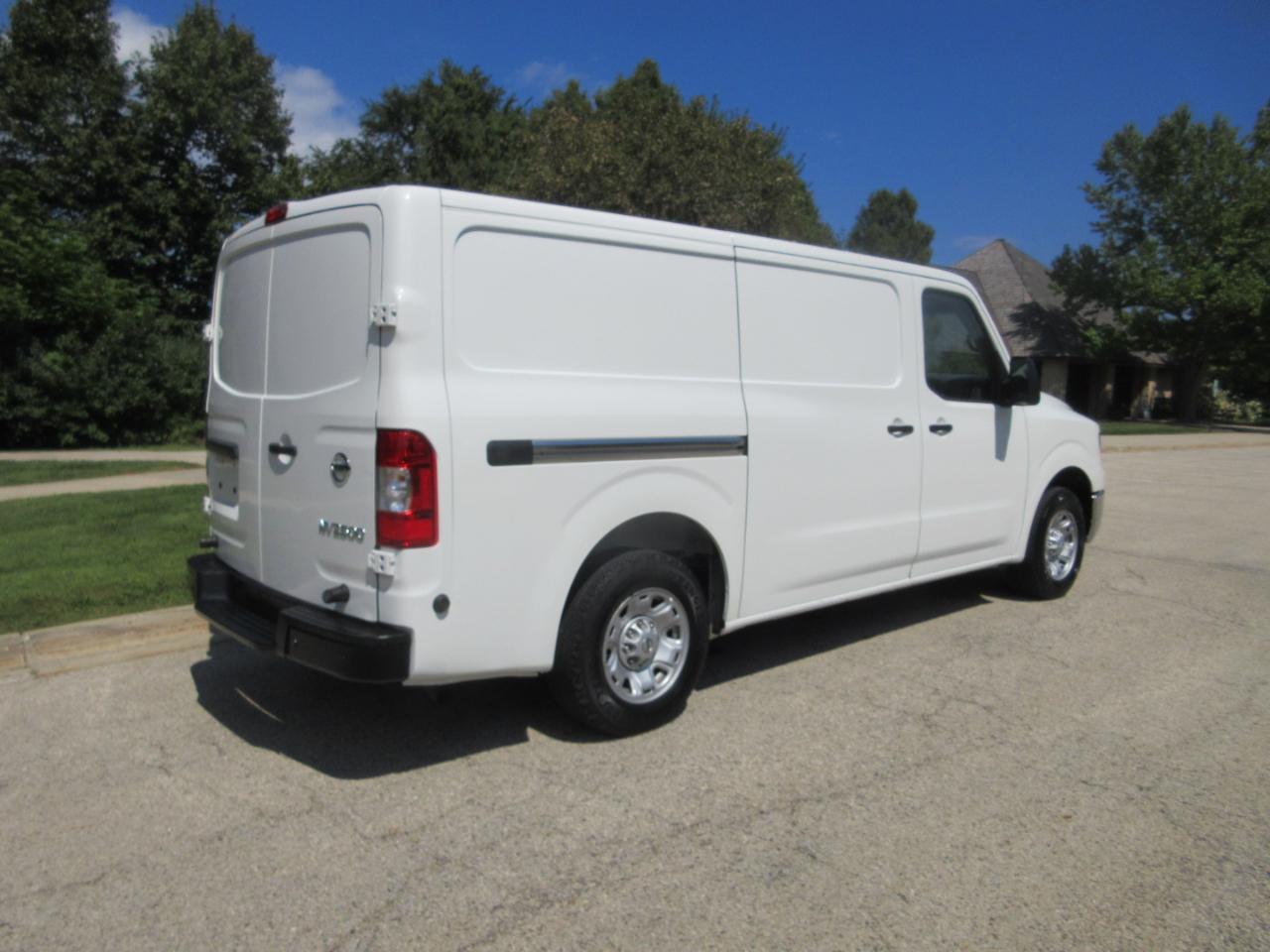 Nissan NV Cargo NV2500 HD Standard Roof V6 SV 2020