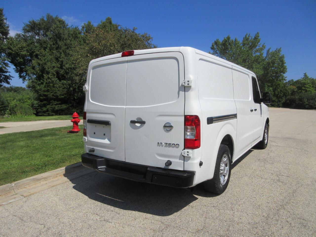 Nissan NV Cargo NV2500 HD Standard Roof V6 SV 2020