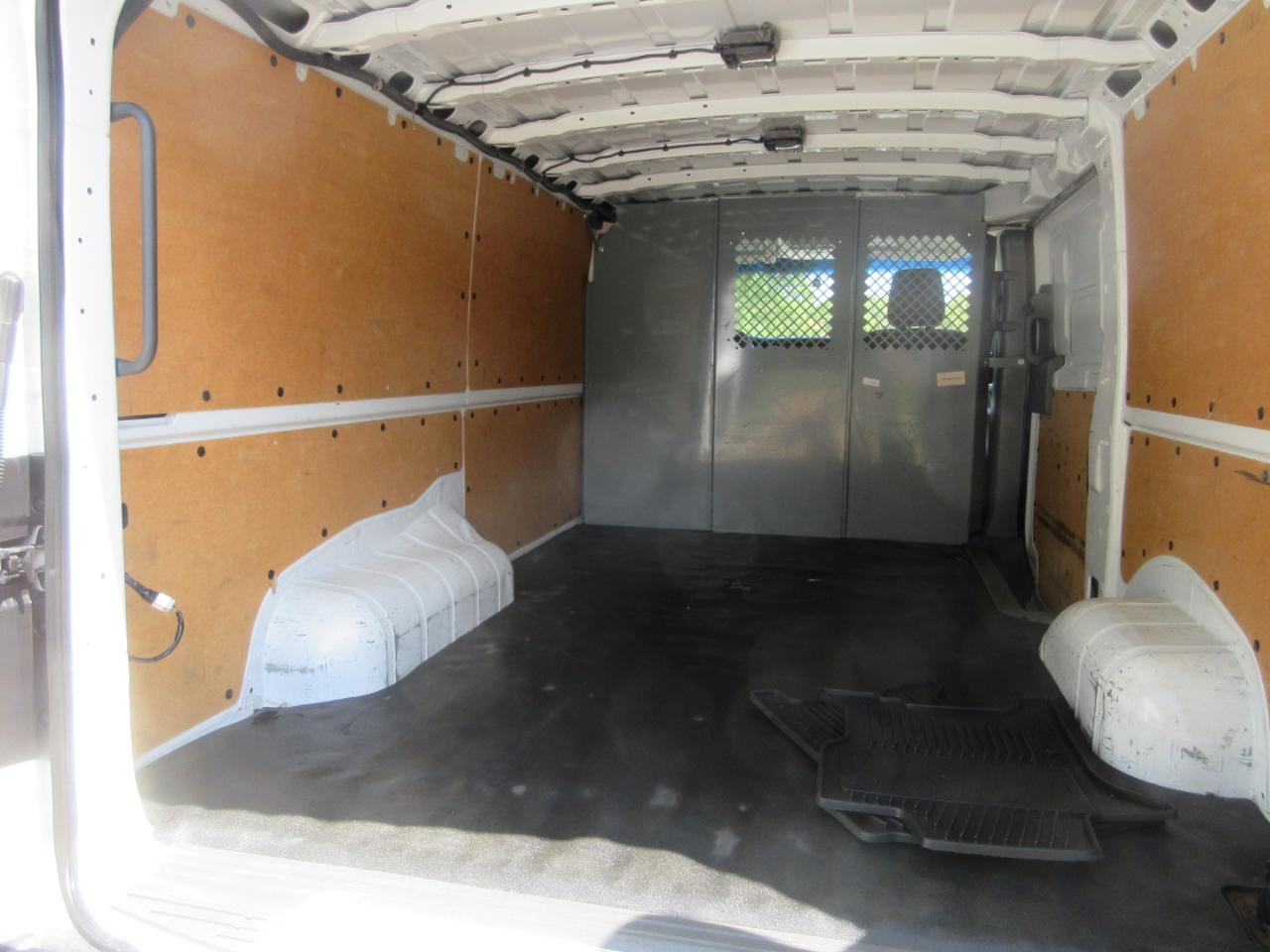 Nissan NV Cargo NV2500 HD Standard Roof V6 SV 2020
