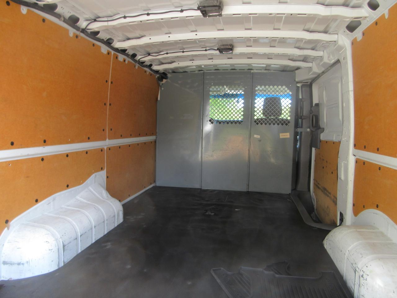 Nissan NV Cargo NV2500 HD Standard Roof V6 SV 2020