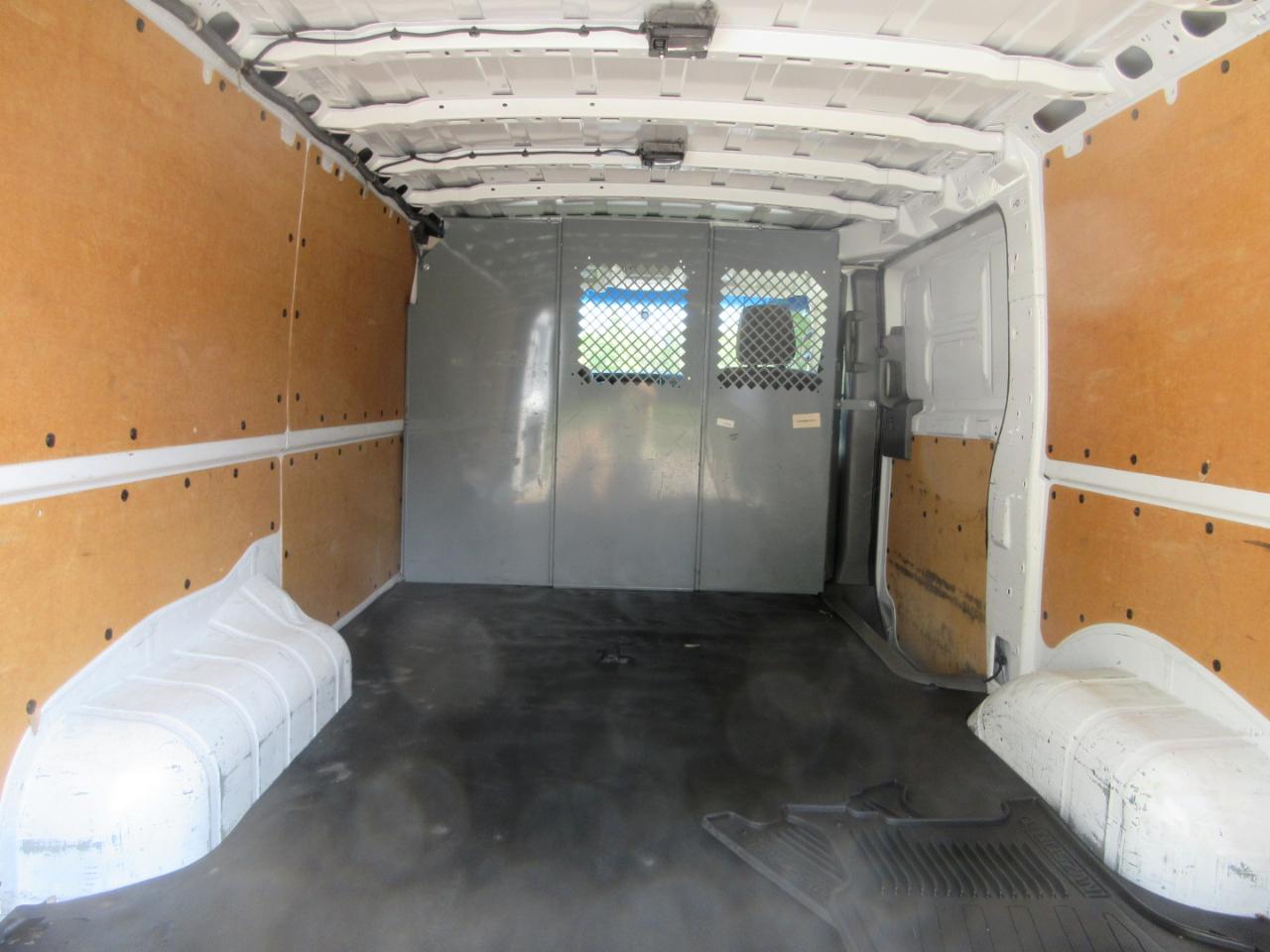 Nissan NV Cargo NV2500 HD Standard Roof V6 SV 2020