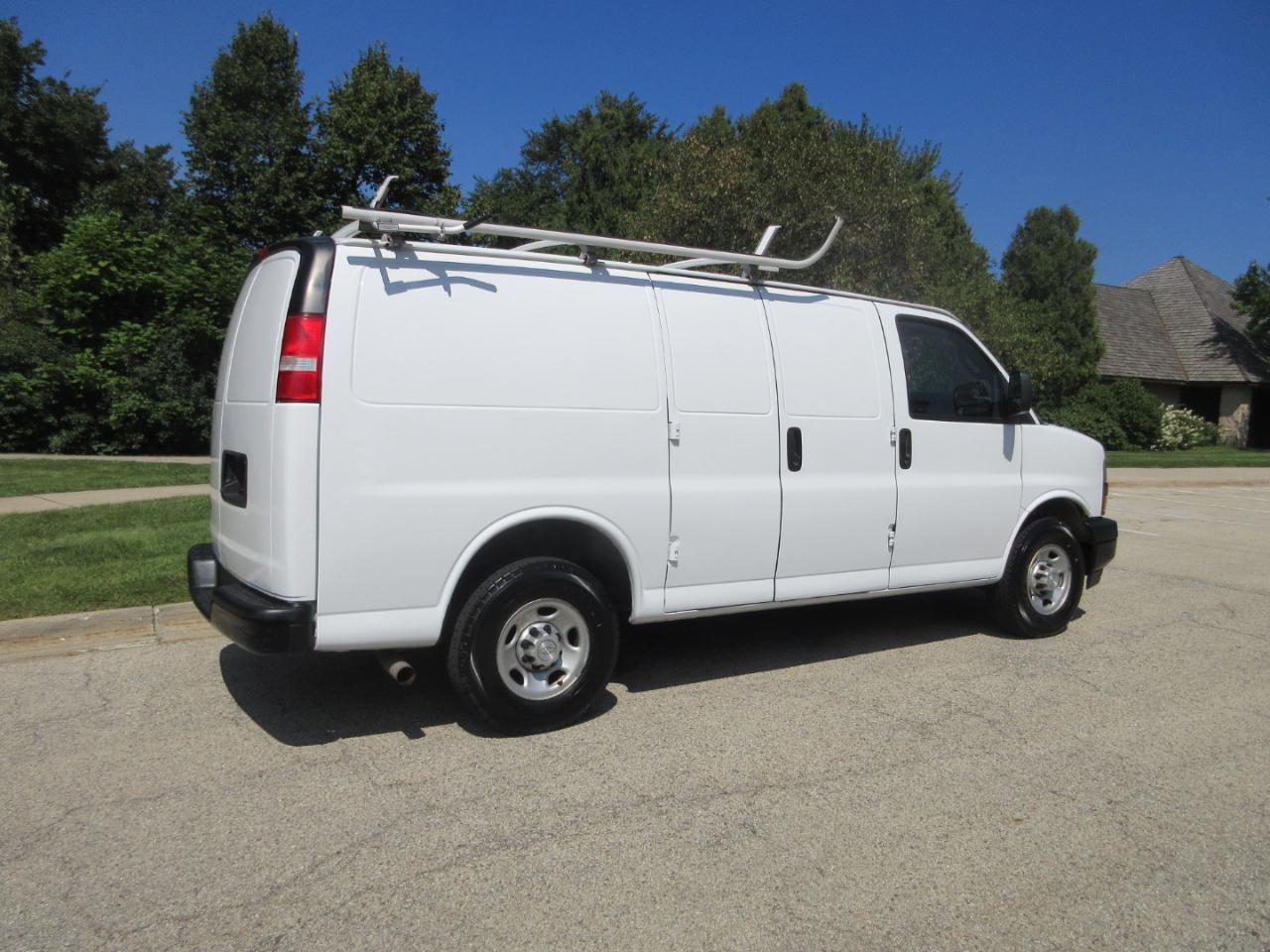 Chevrolet Express Cargo Van RWD 2500 135" 2019