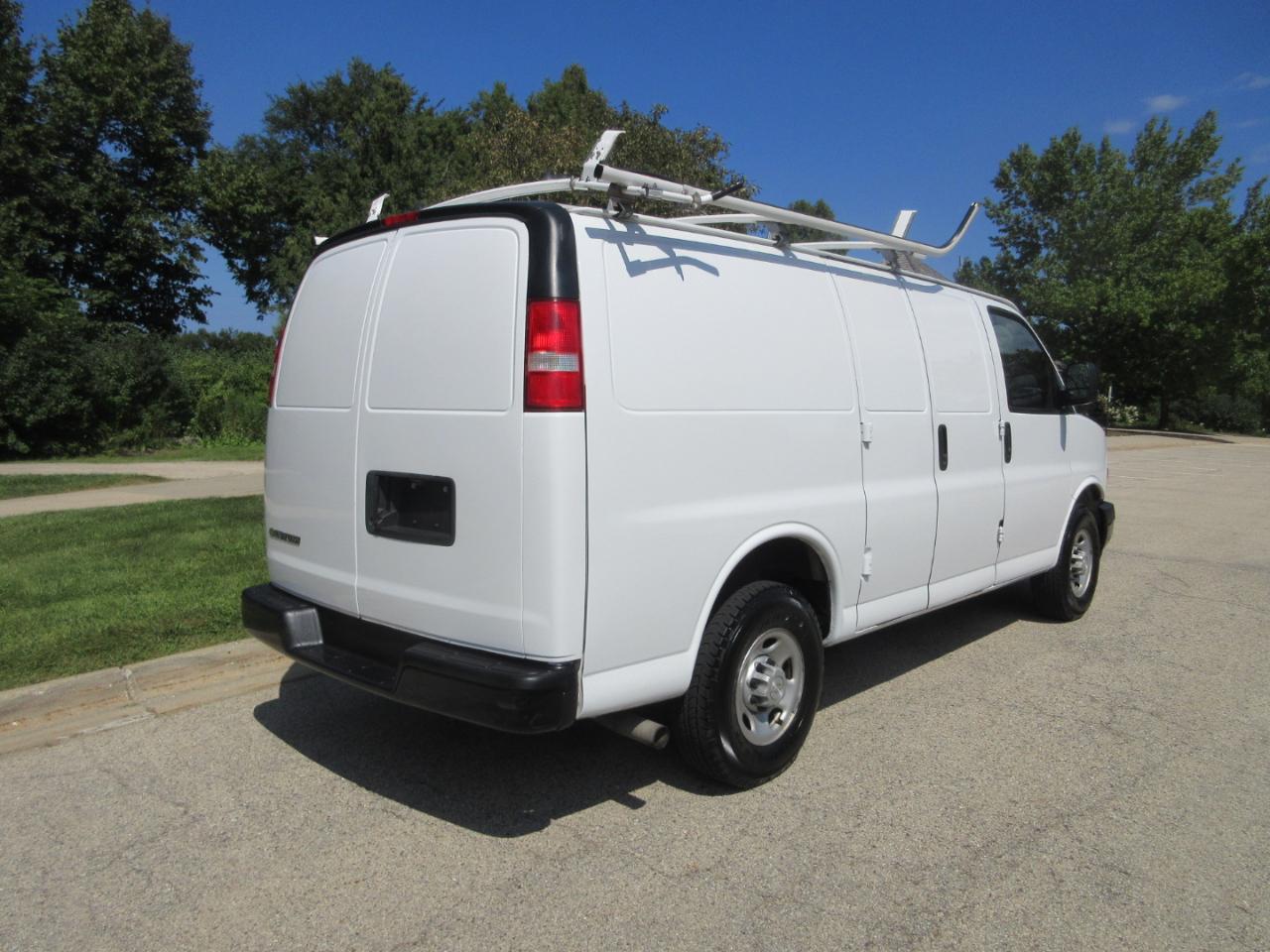 Chevrolet Express Cargo Van RWD 2500 135" 2019