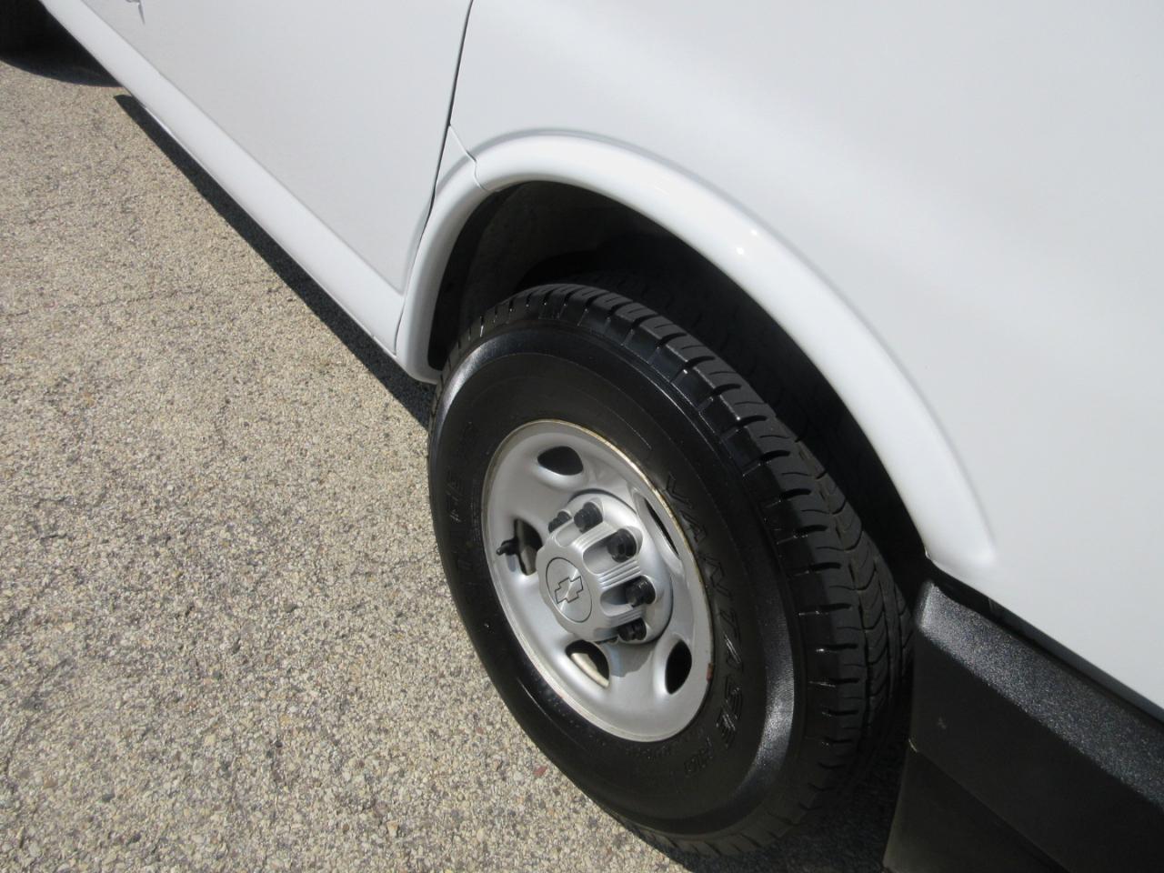 Chevrolet Express Cargo Van RWD 2500 135" 2019