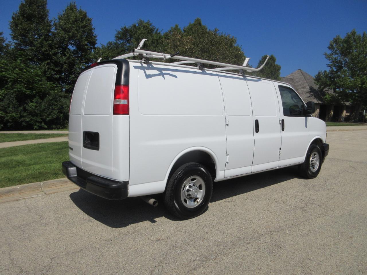 Chevrolet Express Cargo Van RWD 2500 135" 2019