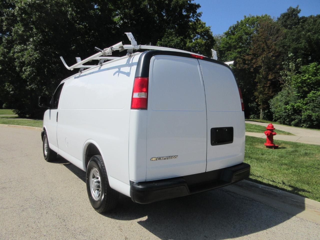 Chevrolet Express Cargo Van RWD 2500 135" 2019