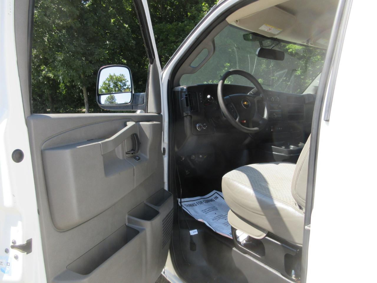 Chevrolet Express Cargo Van RWD 2500 135" 2019