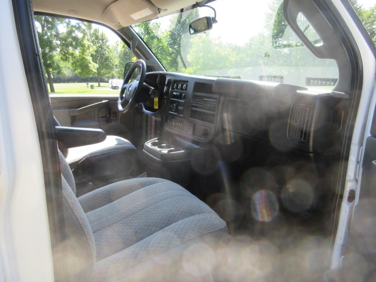 Chevrolet Express Cargo Van RWD 2500 135" 2019