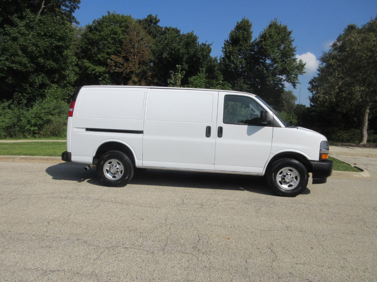 Chevrolet Express Cargo Van RWD 2500 135" 2021