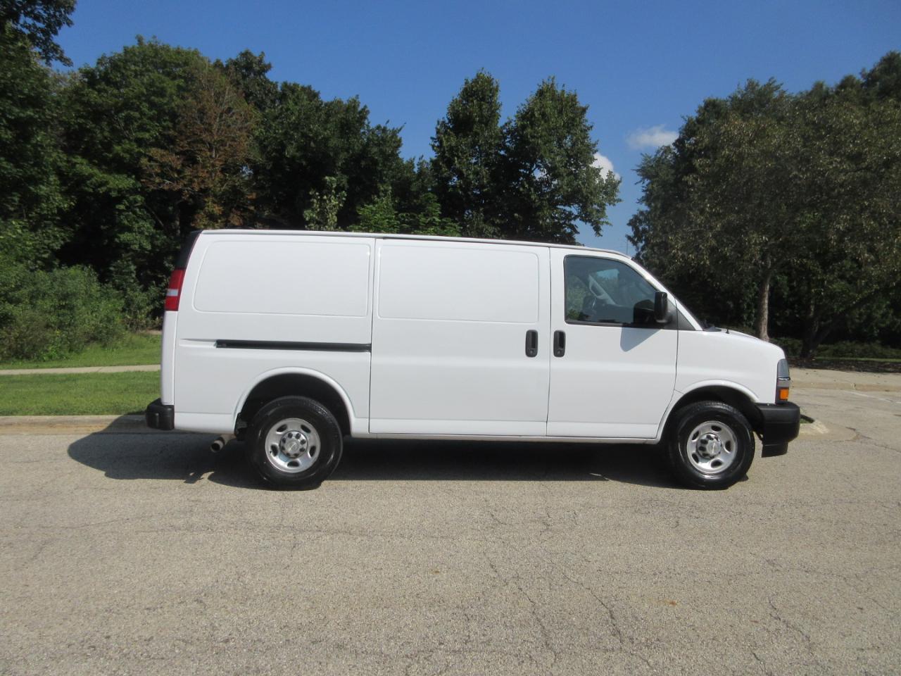 Chevrolet Express Cargo Van RWD 2500 135" 2021