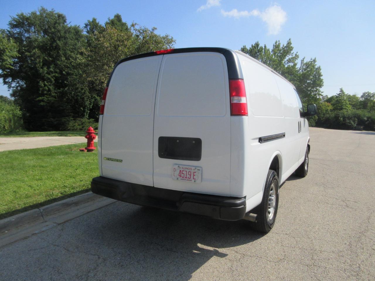 Chevrolet Express Cargo Van RWD 2500 135" 2021