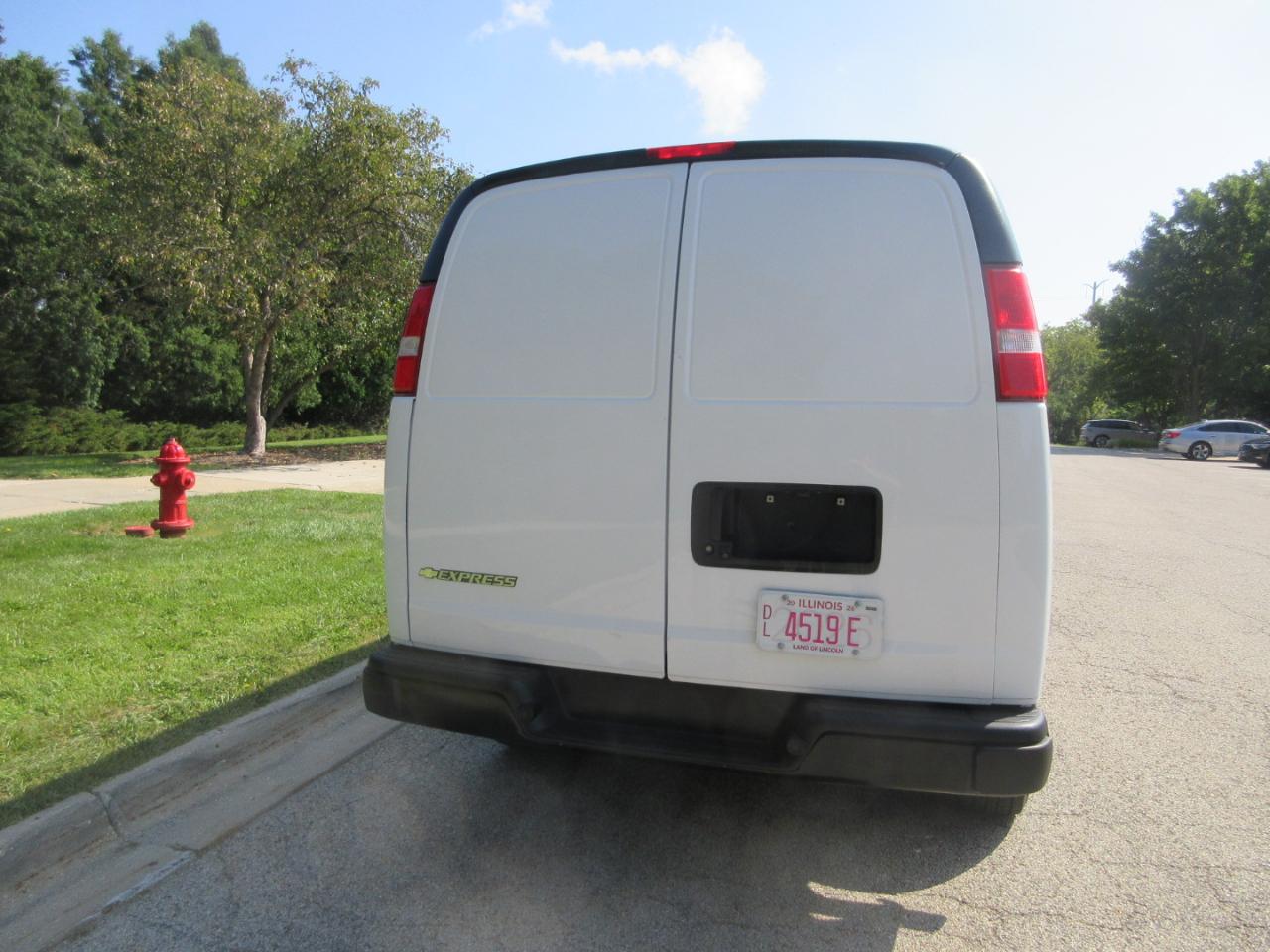 Chevrolet Express Cargo Van RWD 2500 135" 2021