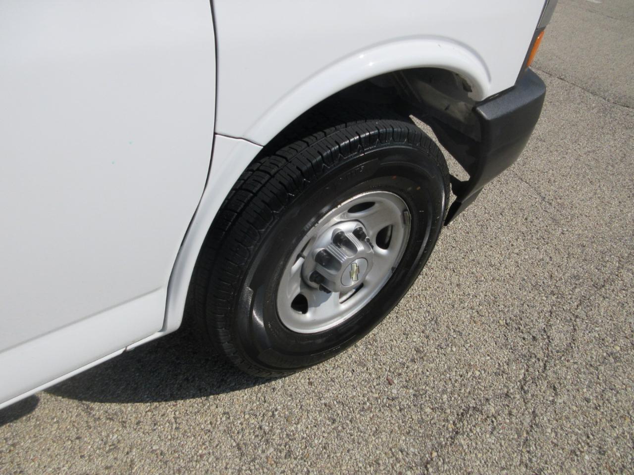 Chevrolet Express Cargo Van RWD 2500 135" 2021