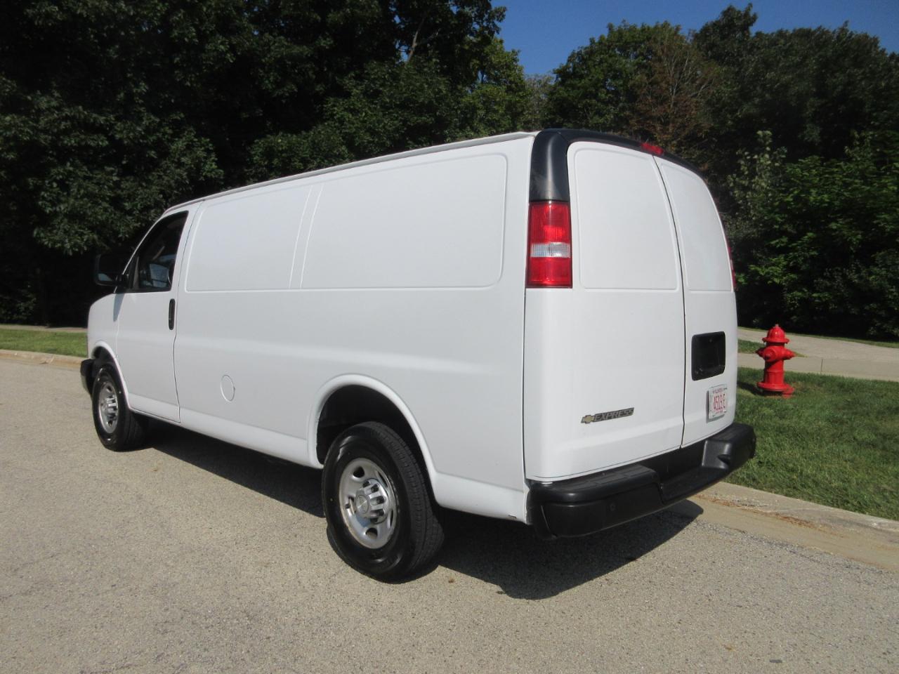Chevrolet Express Cargo Van RWD 2500 135" 2021