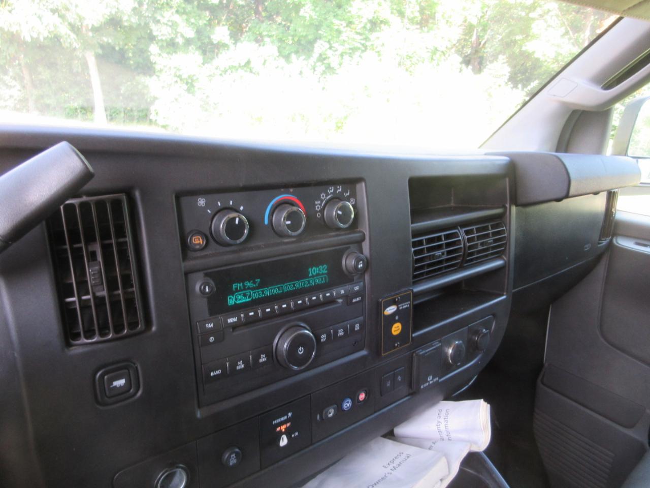 Chevrolet Express Cargo Van RWD 2500 135" 2021