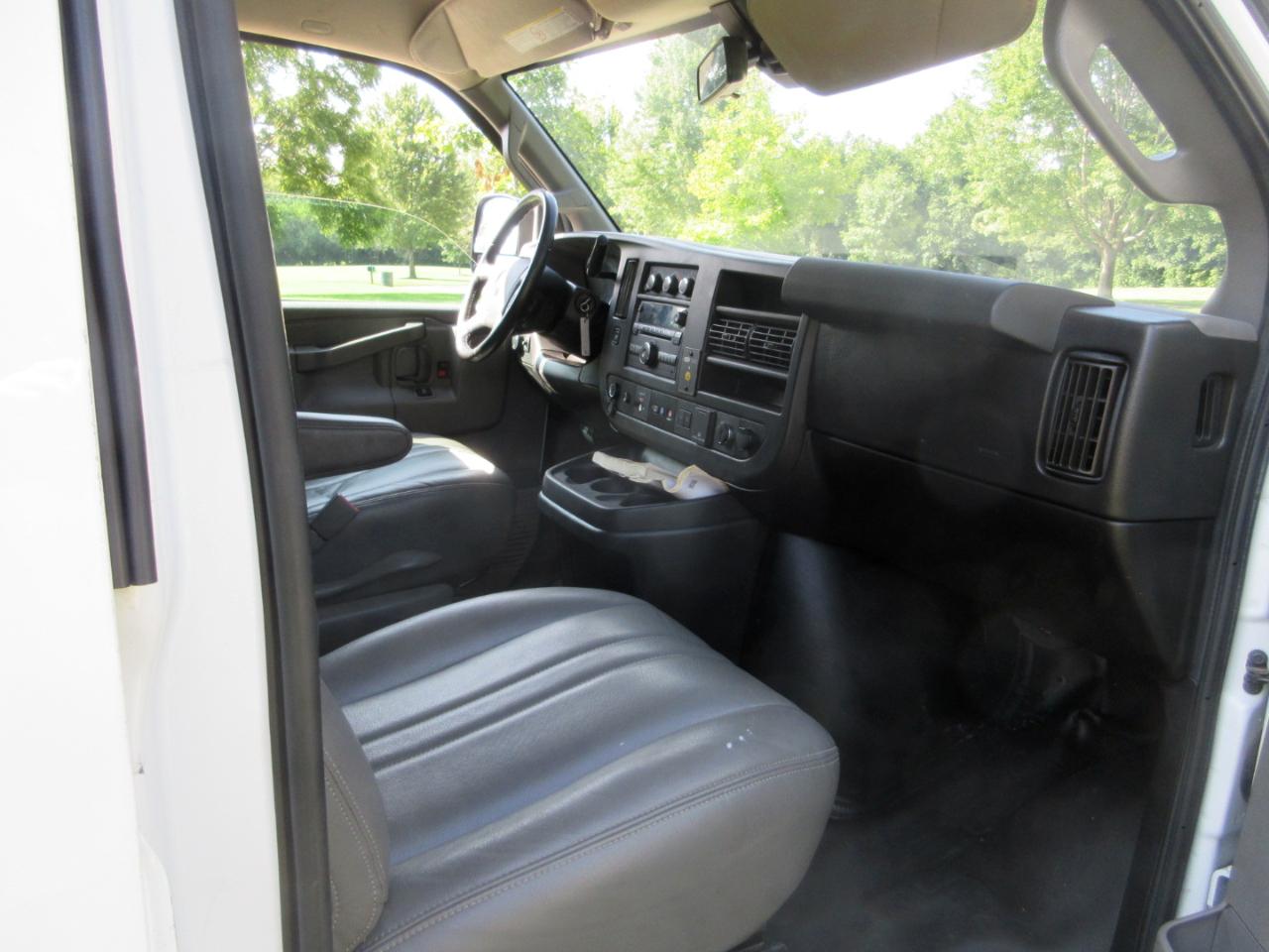 Chevrolet Express Cargo Van RWD 2500 135" 2021