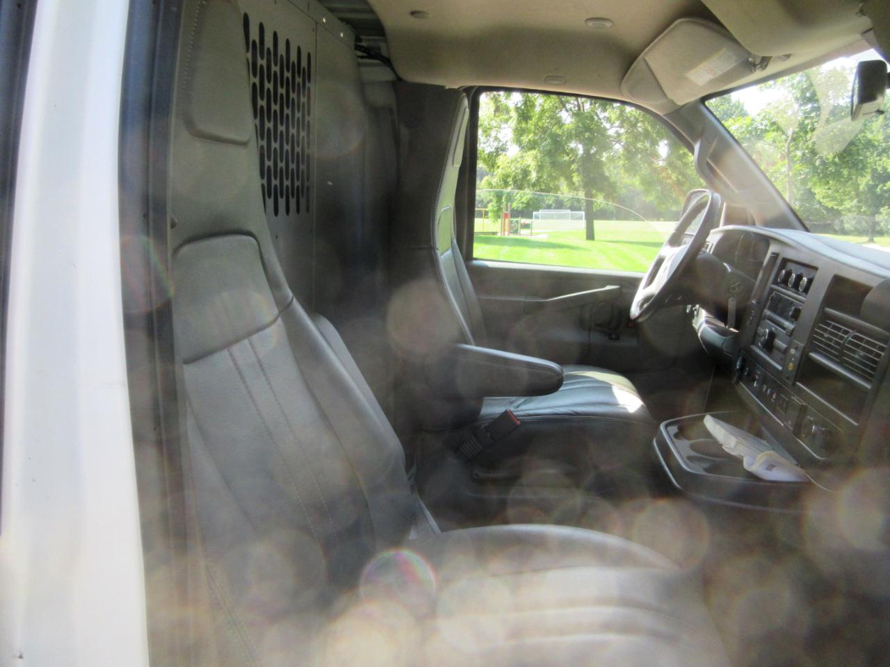 Chevrolet Express Cargo Van RWD 2500 135" 2021