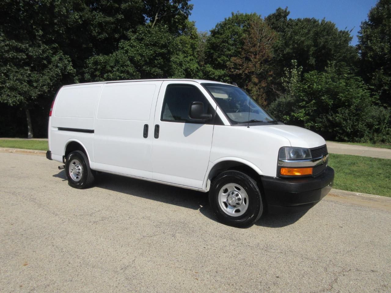 Chevrolet Express Cargo Van RWD 2500 135" 2021