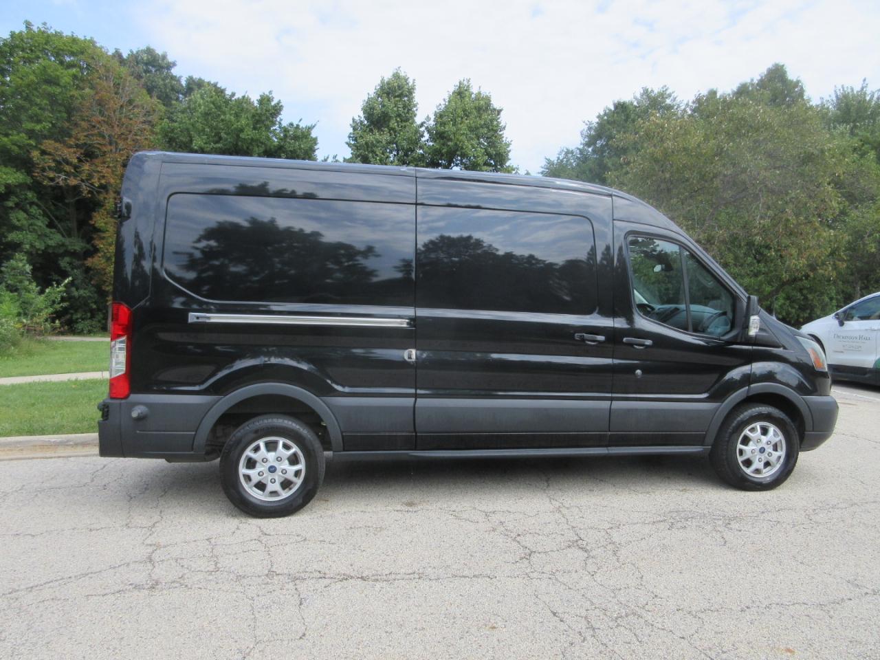 Ford Transit Cargo Van T-250 148" Med Rf 9000 GVWR Sliding RH Dr 2015