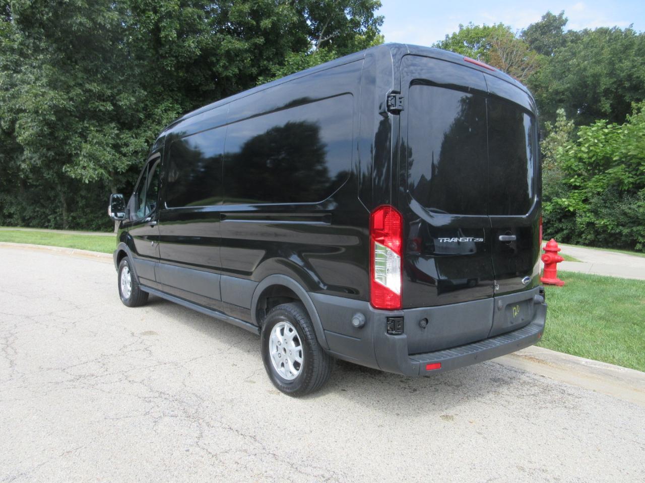 Ford Transit Cargo Van T-250 148" Med Rf 9000 GVWR Sliding RH Dr 2015