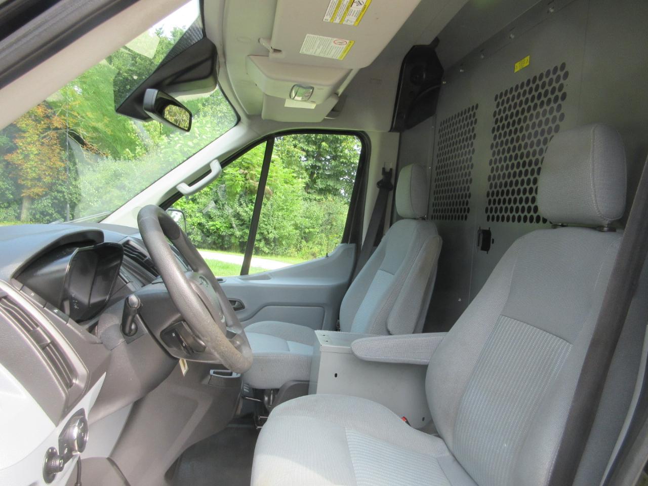Ford Transit Cargo Van T-250 148" Med Rf 9000 GVWR Sliding RH Dr 2015