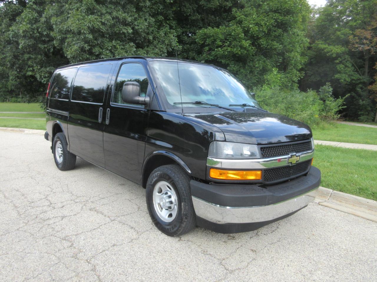 Chevrolet Express Cargo Van RWD 2500 135" 2018