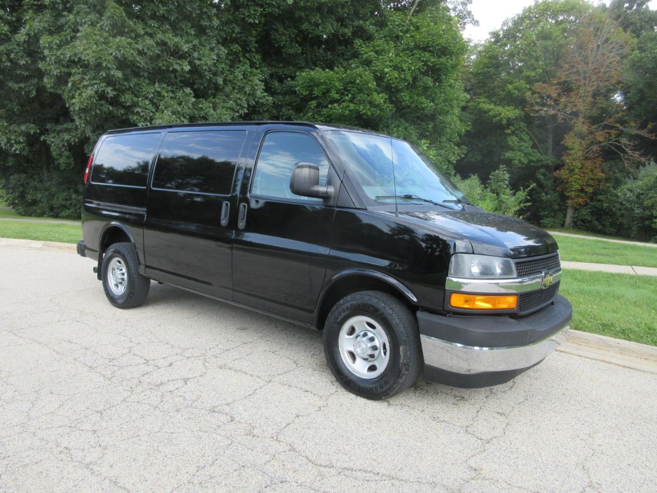 Chevrolet Express Cargo Van RWD 2500 135" 2018