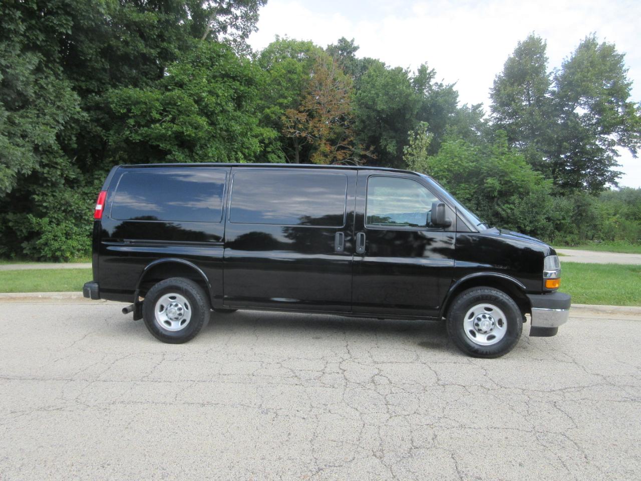 Chevrolet Express Cargo Van RWD 2500 135" 2018
