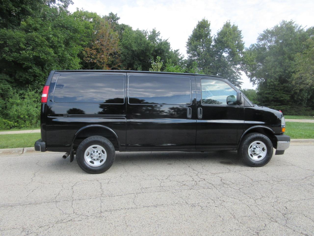 Chevrolet Express Cargo Van RWD 2500 135" 2018