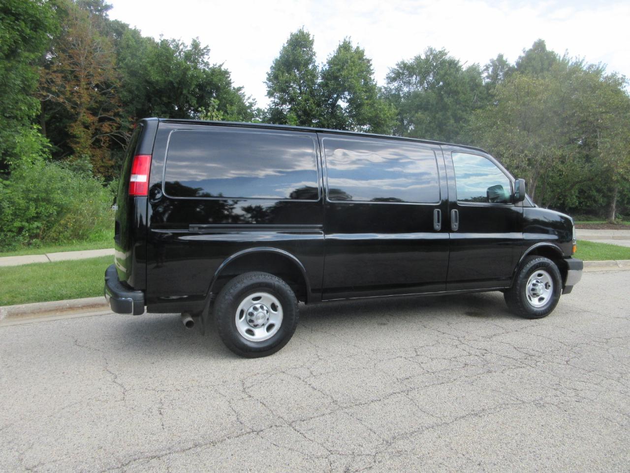 Chevrolet Express Cargo Van RWD 2500 135" 2018