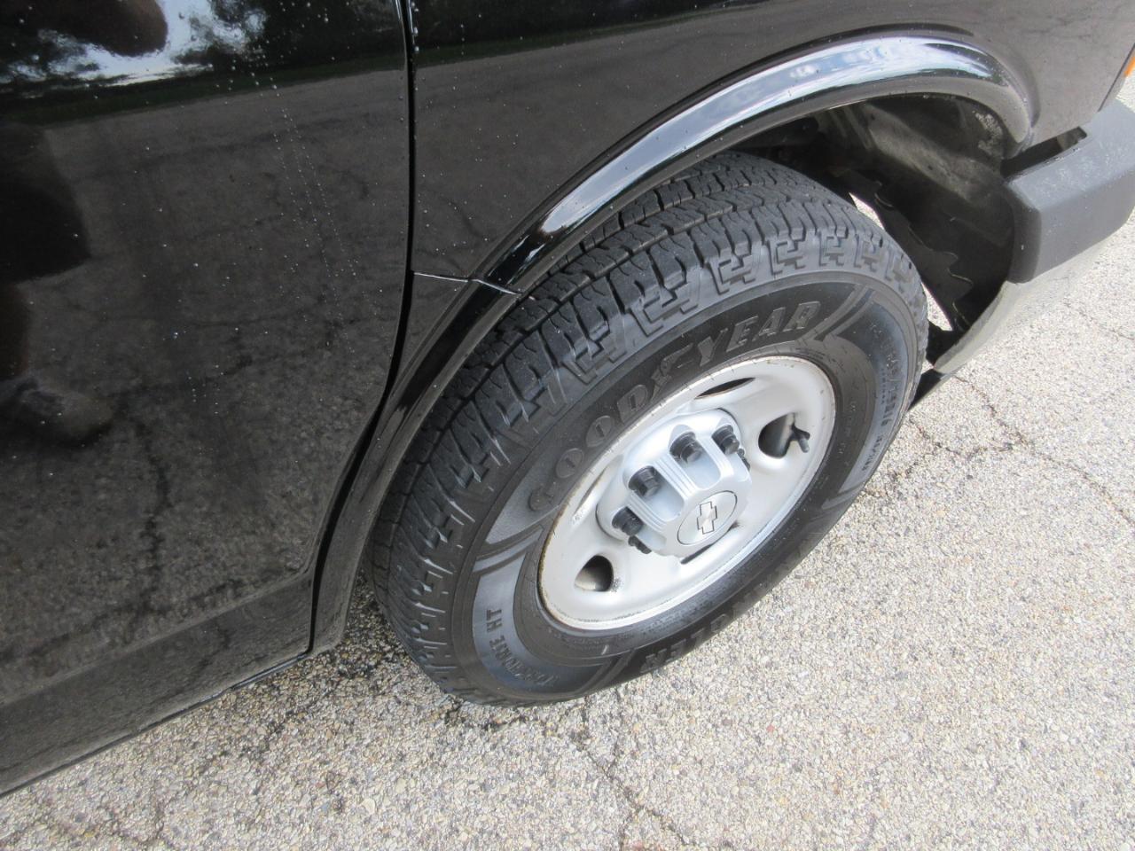 Chevrolet Express Cargo Van RWD 2500 135" 2018