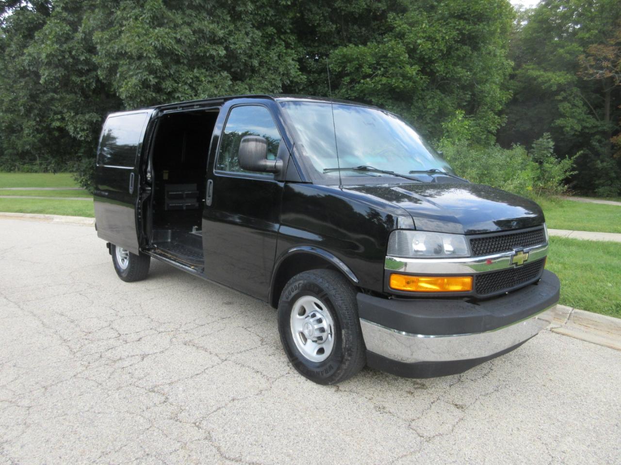 Chevrolet Express Cargo Van RWD 2500 135" 2018