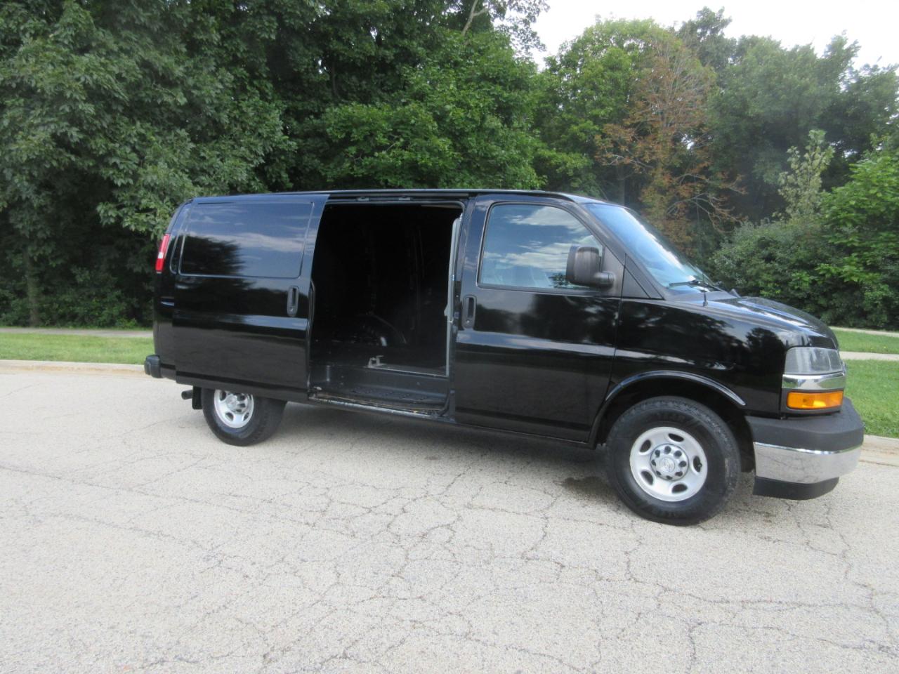 Chevrolet Express Cargo Van RWD 2500 135" 2018