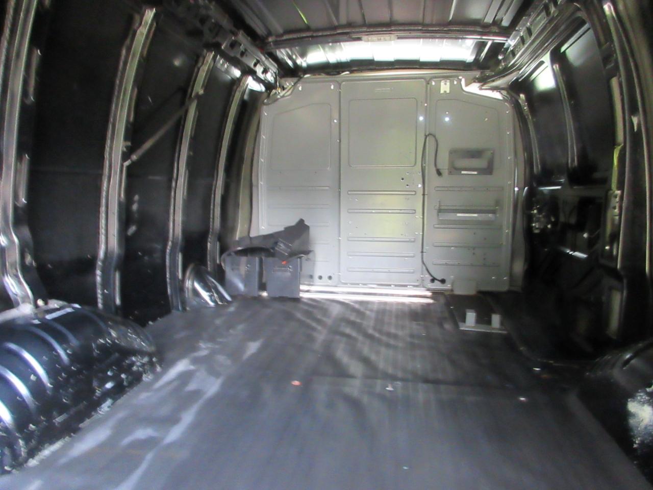Chevrolet Express Cargo Van RWD 2500 135" 2018