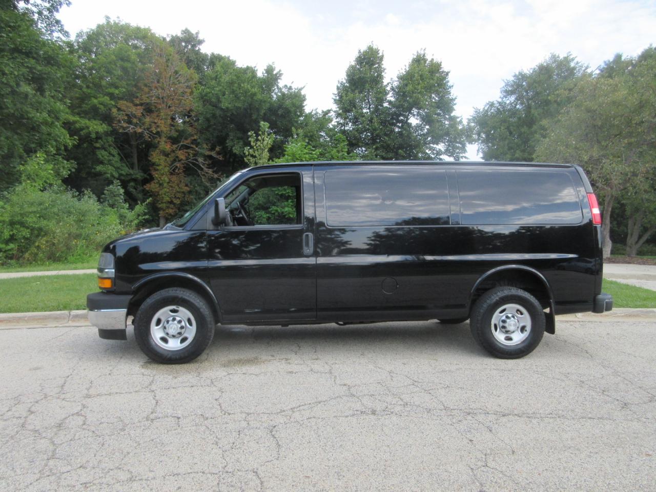 Chevrolet Express Cargo Van RWD 2500 135" 2018