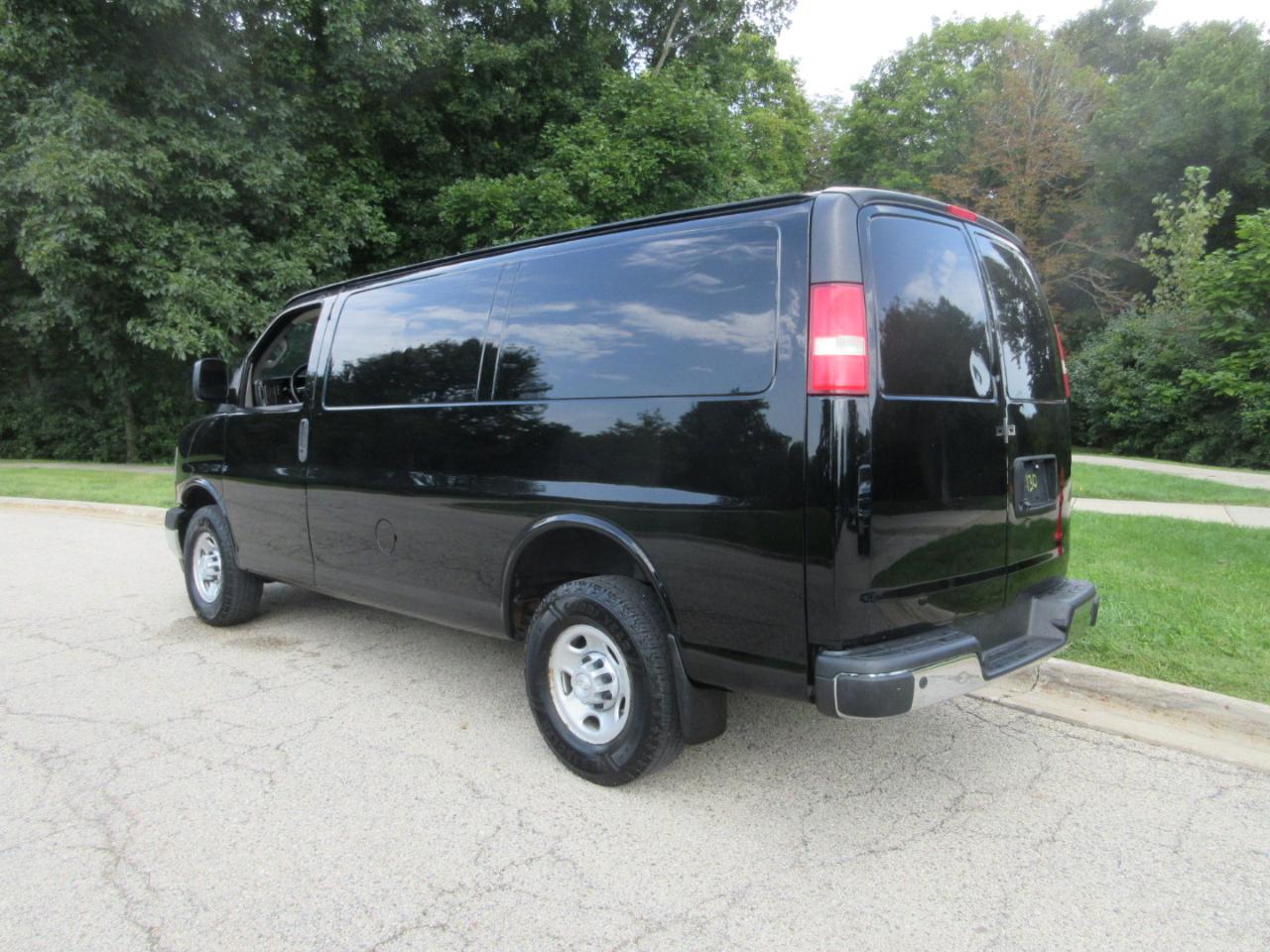 Chevrolet Express Cargo Van RWD 2500 135" 2018