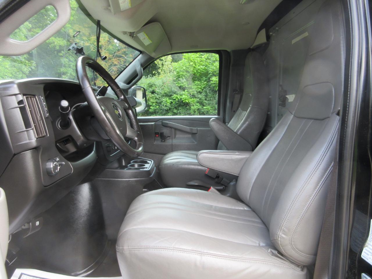 Chevrolet Express Cargo Van RWD 2500 135" 2018