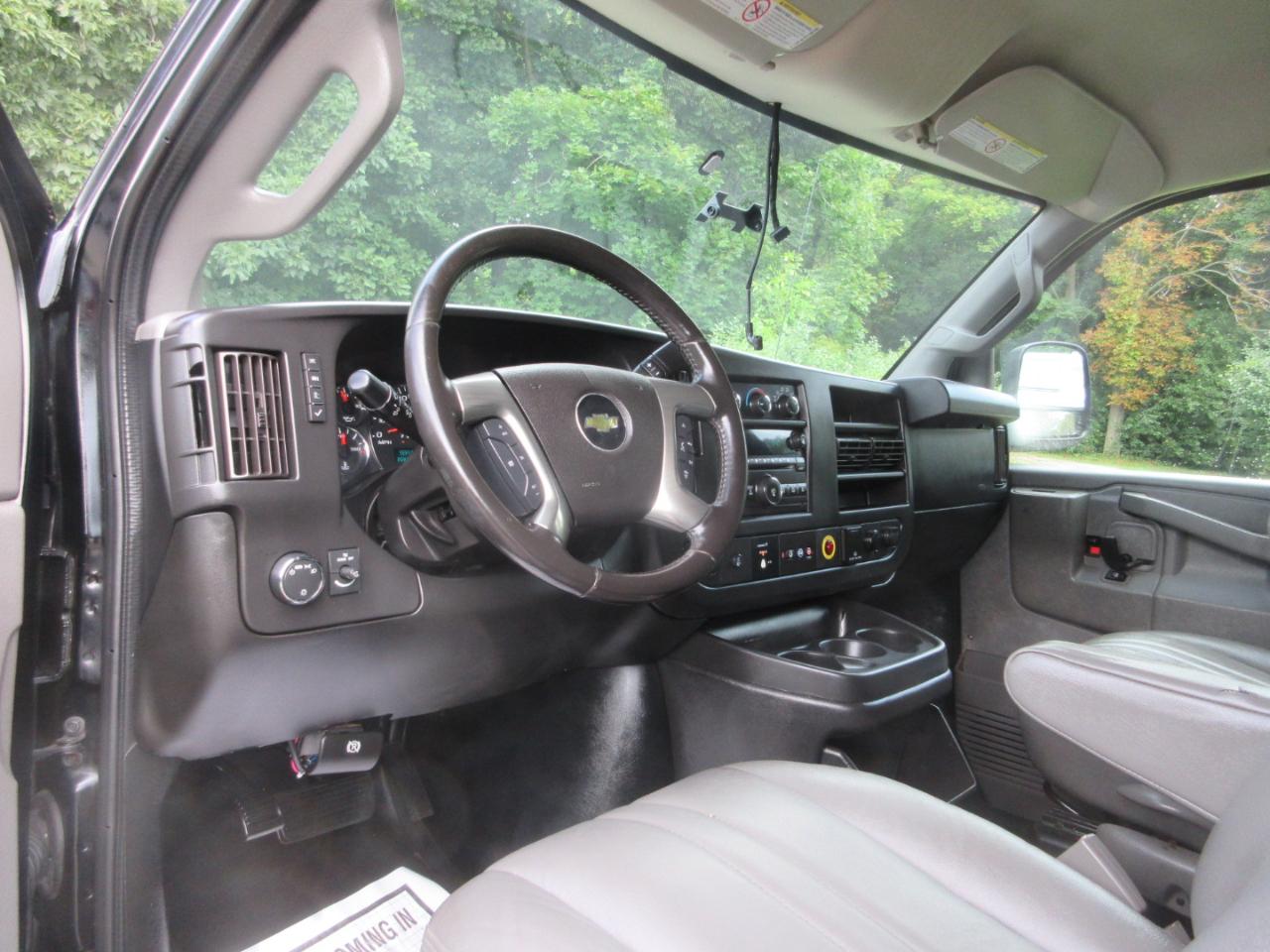 Chevrolet Express Cargo Van RWD 2500 135" 2018