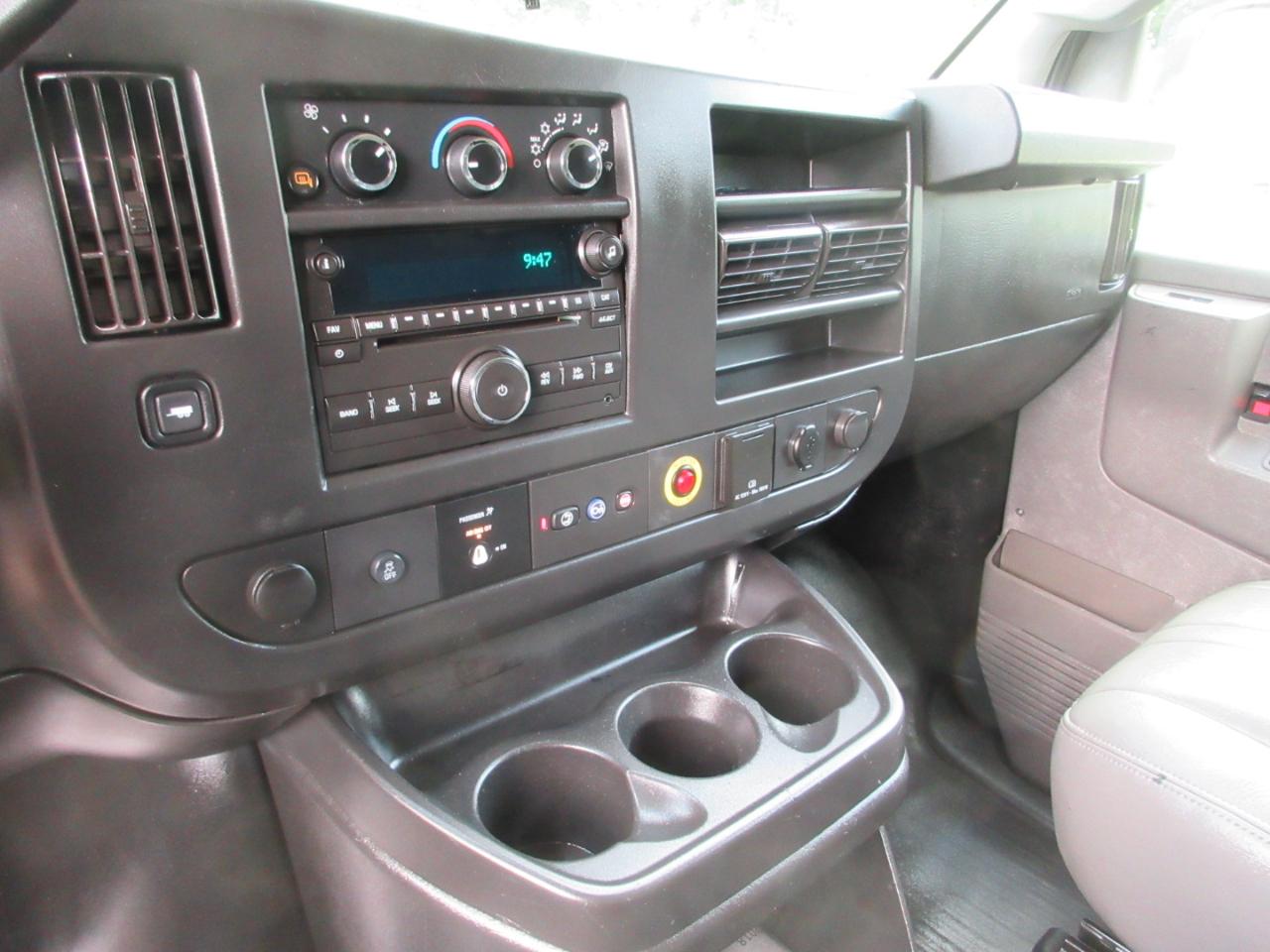 Chevrolet Express Cargo Van RWD 2500 135" 2018