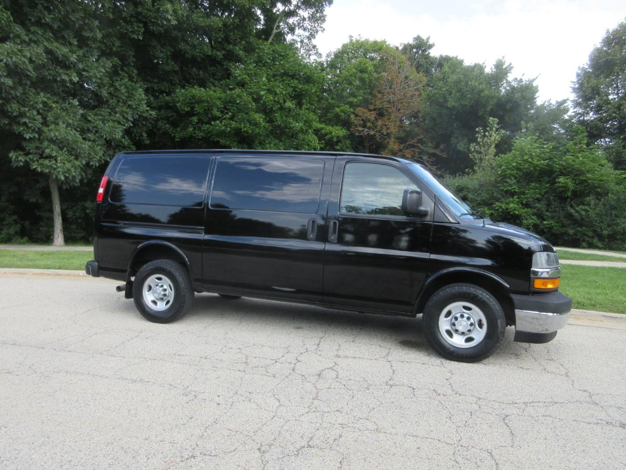 Chevrolet Express Cargo Van RWD 2500 135" 2018