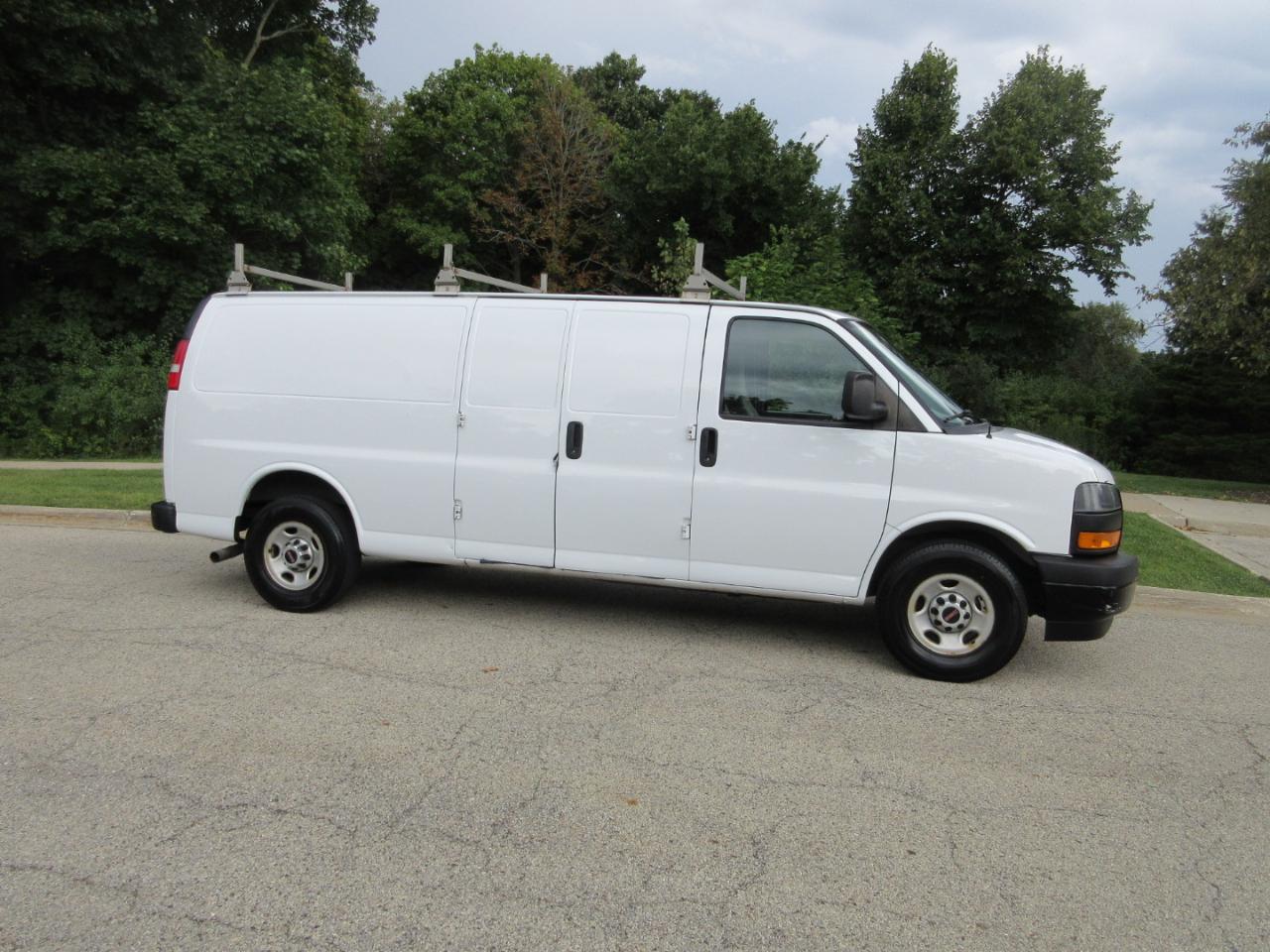 GMC Savana Cargo Van RWD 2500 155" 2018