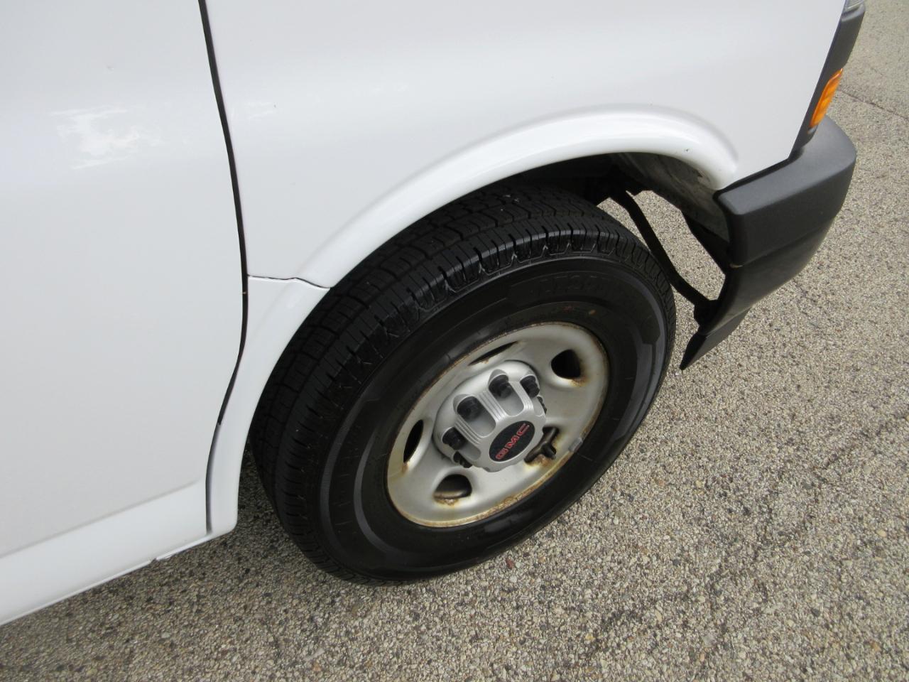 GMC Savana Cargo Van RWD 2500 155" 2018