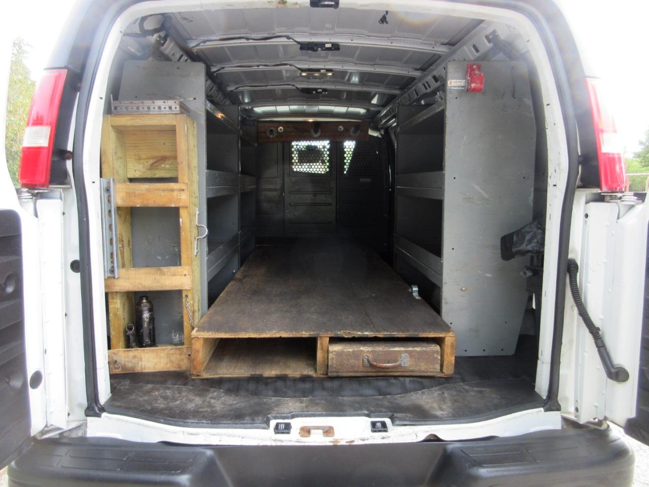 GMC Savana Cargo Van RWD 2500 155" 2018