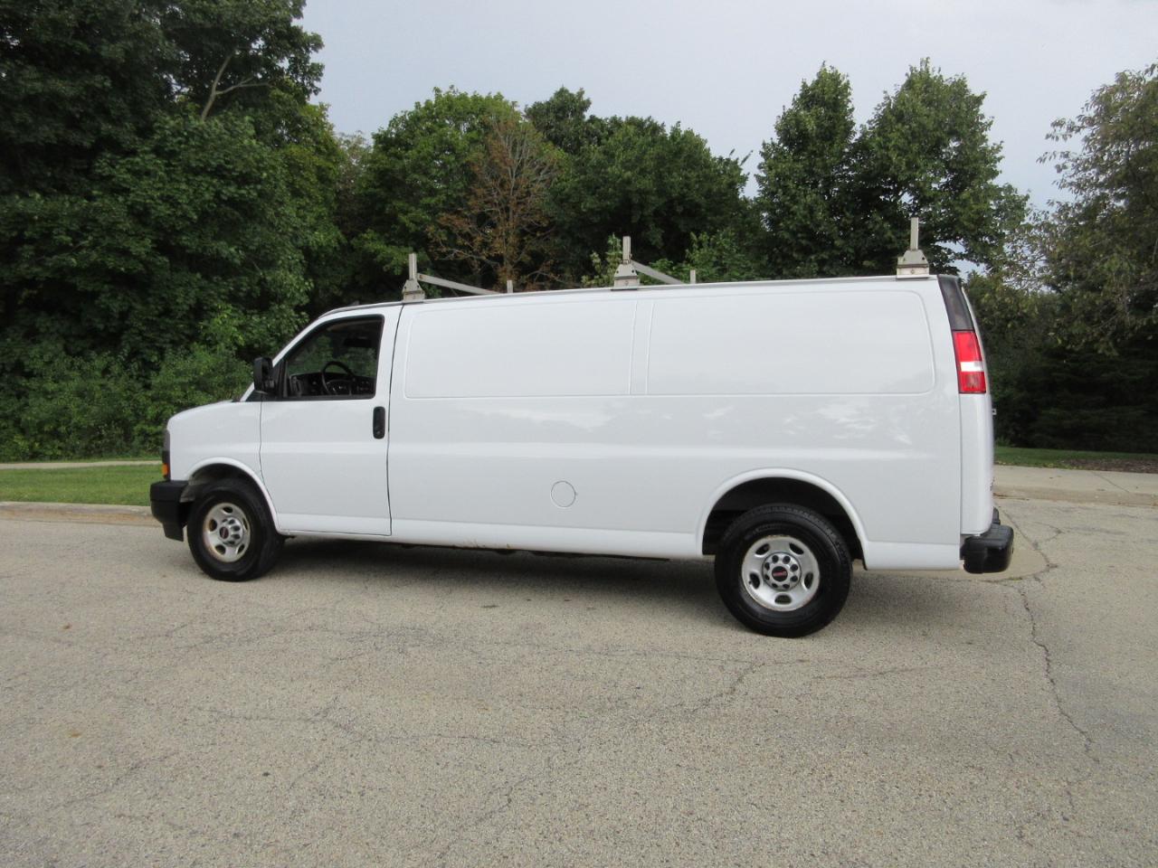 GMC Savana Cargo Van RWD 2500 155" 2018