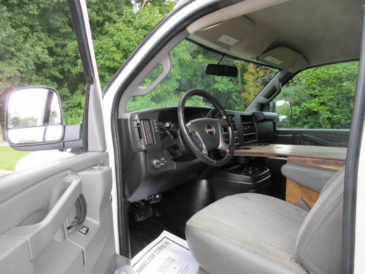 GMC Savana Cargo Van RWD 2500 155" 2018