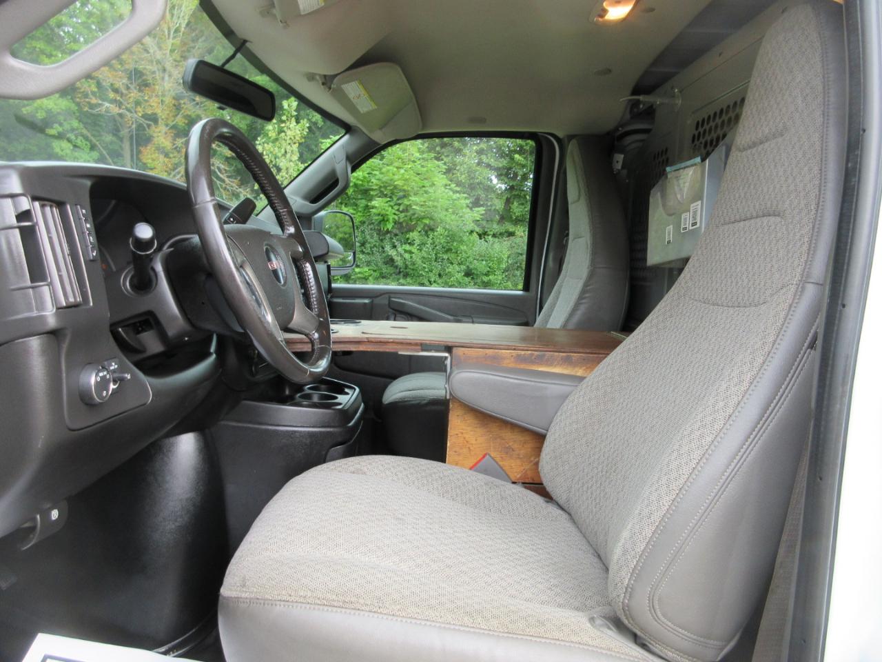 GMC Savana Cargo Van RWD 2500 155" 2018