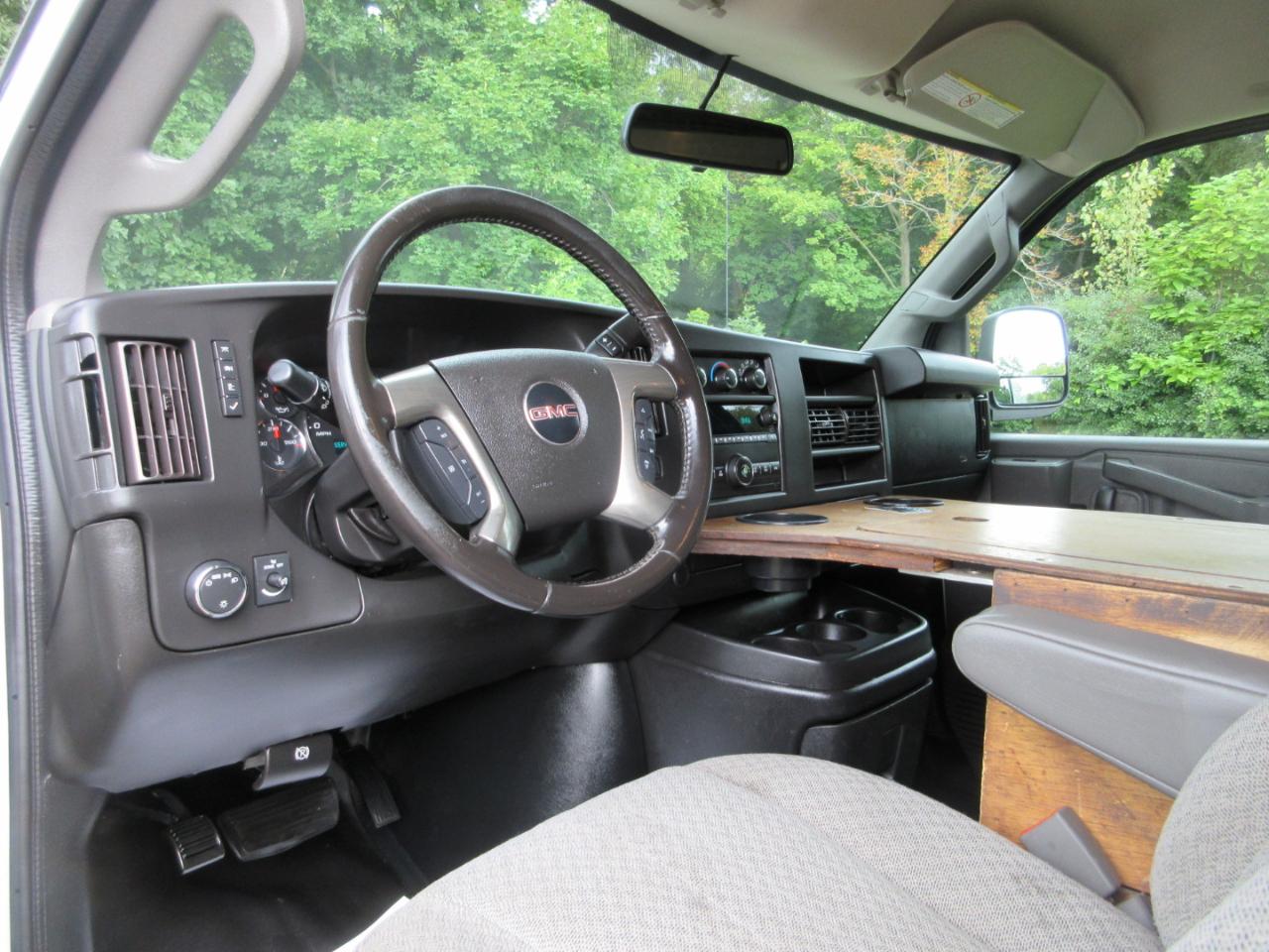 GMC Savana Cargo Van RWD 2500 155" 2018