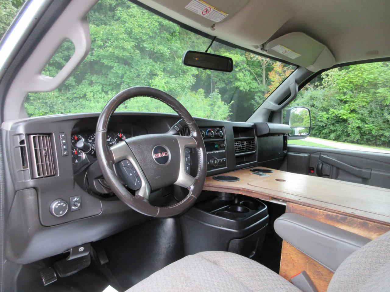 GMC Savana Cargo Van RWD 2500 155" 2018