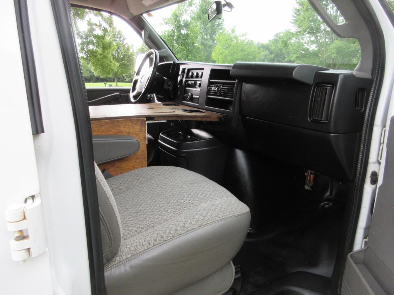 GMC Savana Cargo Van RWD 2500 155" 2018