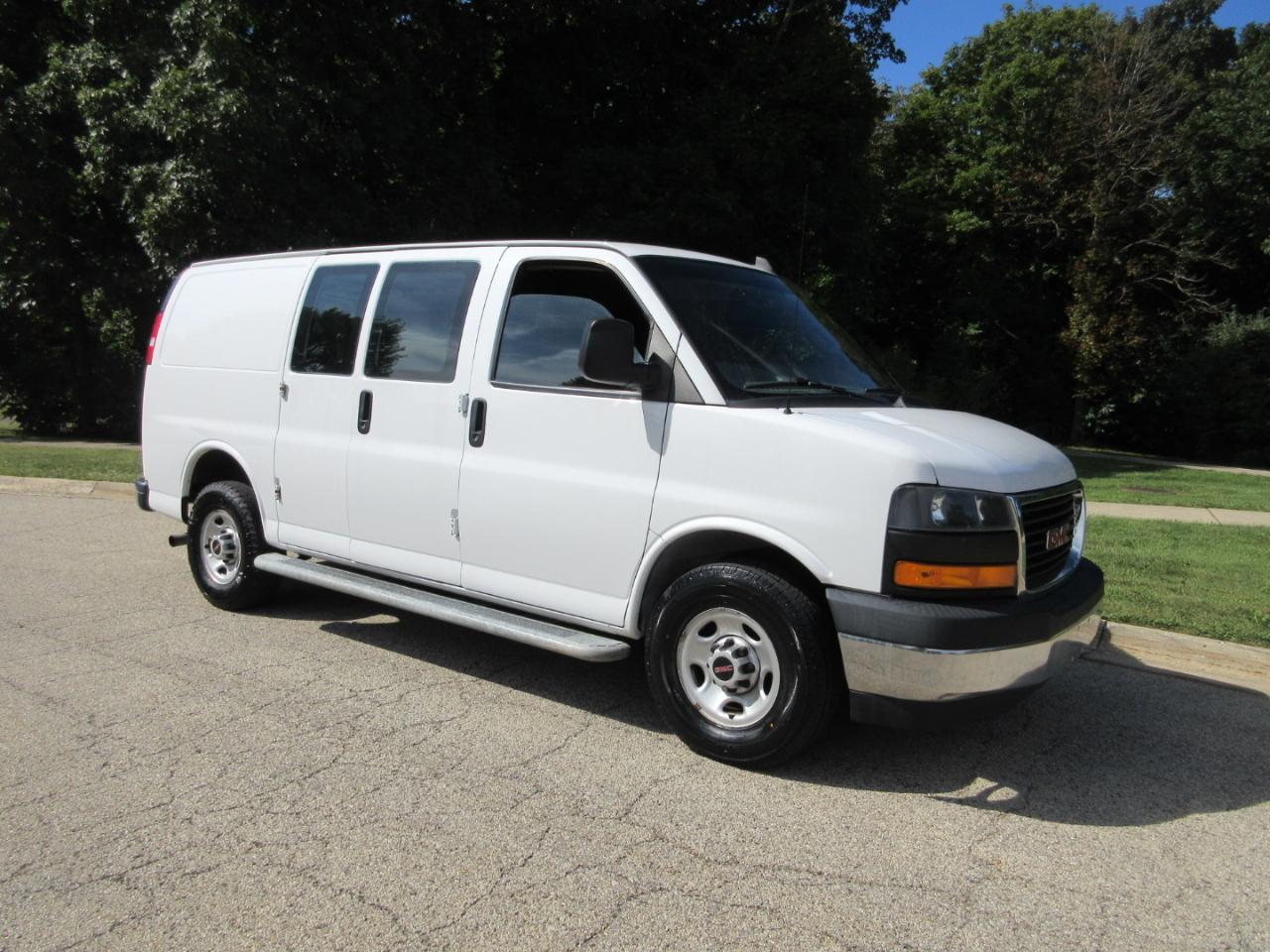 GMC Savana Cargo Van RWD 2500 135" 2020